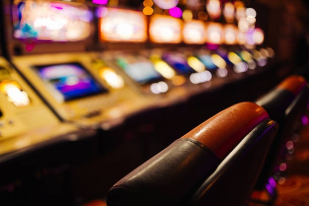 Wolf Gold cascading reel feature and winning combination highlight on slotbet88